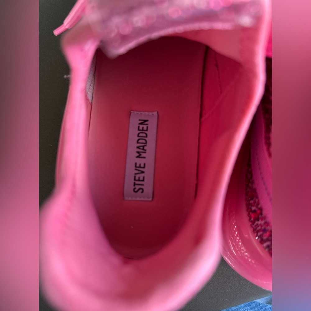 NWOT Steve Madden Maxima Cot Candy Hot Pink Rhinestone Sneakers - Size 7 - Picture 7 of 9